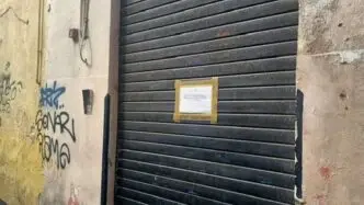 In coma dopo un cocktail di alcol e droga 14 Locale sotto sequestro