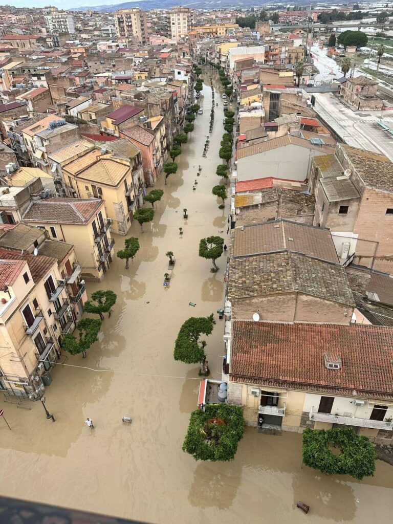 463306495 10221938416969892 7861618504963617295 n 1 Licata e Favara colpite dal maltempo: disagi e interventi in corso