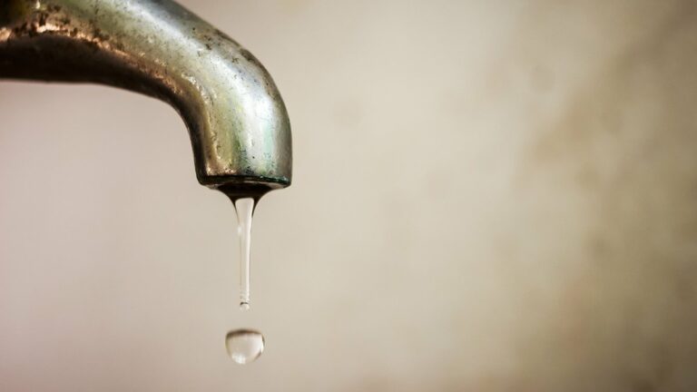 Agrigento in Piazza: Cittadini Protestano per il Diritto all'Acqua 11 Rubinetto, mancanza di acqua,