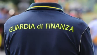 Blitz GdF contro il 22pezzotto22.jpeg Cocaina, hashish, marijuana e somme di denaro, sequestrati dalla GdF nel Siracusano