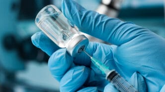 Vaccini antinfluenzali: i medici di famiglia lanciano l'allarme sui ritardi nelle consegne 6 Vaccino