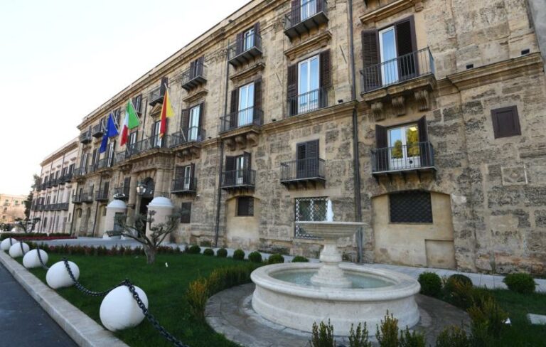 Maltempo, dalla giunta via libera allo stato di emergenza regionale: 2,8 mln per interventi urgenti 13 Palazzo Orleans Maltempo, dalla giunta via libera allo stato di emergenza regionale: 2,8 mln per interventi urgenti