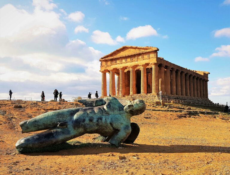 pexels ivan drazic 20457695 6643748 Ognissanti alla Valle dei Templi: storie nascoste e miti per tutte le età