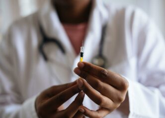 Prepararsi all'influenza stagionale: al via la campagna di vaccinazione in provincia di Agrigento 5 pexels rethaferguson 3825529 Prepararsi all'influenza stagionale: al via la campagna di vaccinazione in provincia di Agrigento