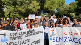 465437429 1328706978188802 5177801772527089720 n e1730902529720 Manifestazione per l'acqua davanti la Presidenza Regione