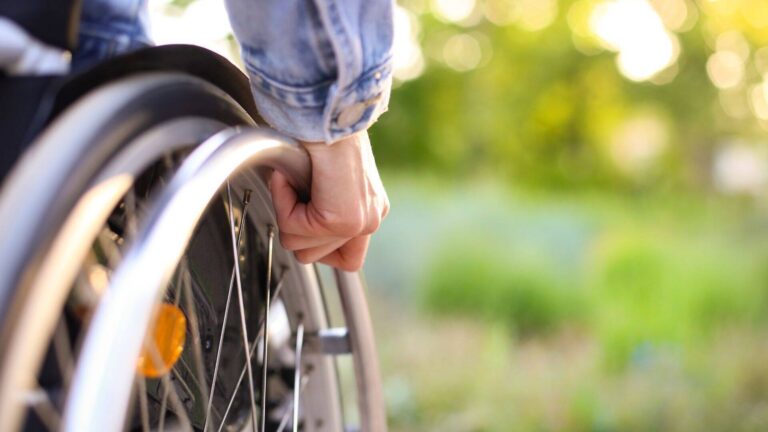 Oltre i limiti: storie che dimostrano che la disabilità non è un confine 13 Persona con disabilita reference Oltre i limiti: storie che dimostrano che la disabilità non è un confine