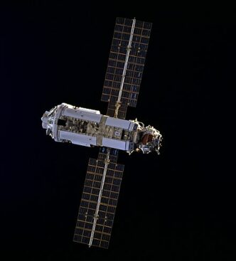 Il lancio di Zarya: l’alba di una cooperazione senza confini 6 Zarya from STS 88 Il lancio di Zarya: l’alba di una cooperazione senza confini