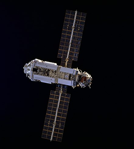 Il lancio di Zarya: l’alba di una cooperazione senza confini 7 Zarya from STS 88 Il lancio di Zarya: l’alba di una cooperazione senza confini