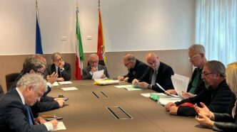incontro con cittadini Cl En Ag su crisi idrica Crisi idrica, incontro con delegazioni di Agrigento, Caltanissetta ed Enna. Schifani: «Acqua è priorità»