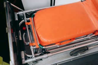 Violento schianto ad Agrigento: uomo in scooter perde un braccio nello scontro 12 pexels mikhail nilov 8943282 Violento schianto ad Agrigento: uomo in scooter perde un braccio nello scontro