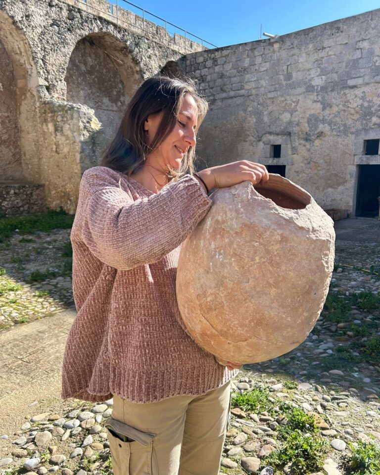 Monte Sant’Angelo: resti di pesci in anfora svelano le abitudini alimentari di Finziade 12 469597156 913595217561468 8040998203103021338 n Monte Sant’Angelo: resti di pesci in anfora svelano le abitudini alimentari di Finziade