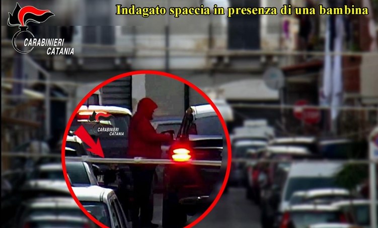 Spaccio h24 a Catania: arrestati 14 membri di un'organizzazione familiare 13 IMG 9175 Spaccio h24 a Catania: arrestati 14 membri di un'organizzazione familiare