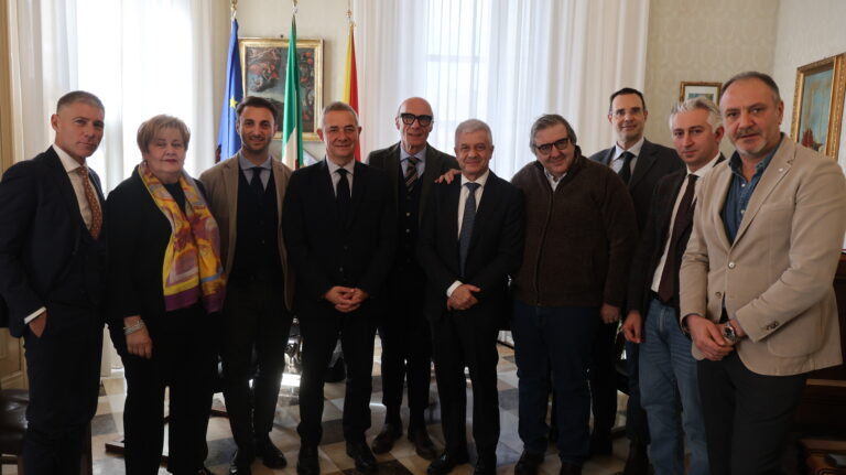 Caltanissetta: sinergia tra Università, Comune e CEFPAS per il potenziamento dell'universitaria 16 Incontro Amministrazione CEFPAS e Universita Caltanissetta: sinergia tra Università, Comune e CEFPAS per il potenziamento dell'universitaria