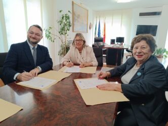 Politiche sociali, intesa con Unicef per promuovere i diritti di bambini e adolescenti 16 Politiche sociali, intesa con Unicef per promuovere i diritti di bambini e adolescenti