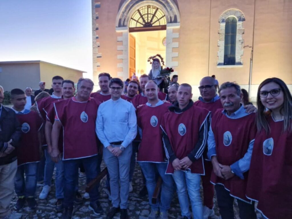 Foto Festa e Processione di Santa Rita al Borgo Santa Rita CL 4 A Borgo Santa Rita celebrazioni e processione per la Santa delle rose