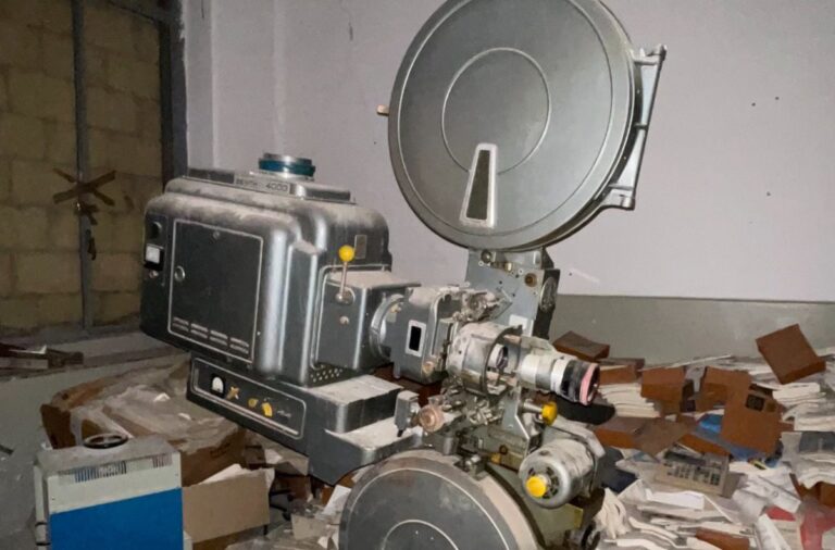 San Cataldo: l’Associazione Amico Medico propone il recupero dei proiettori storici del Cinema Marconi 17 San Cataldo: l’Associazione Amico Medico propone il recupero dei proiettori storici del Cinema Marconi