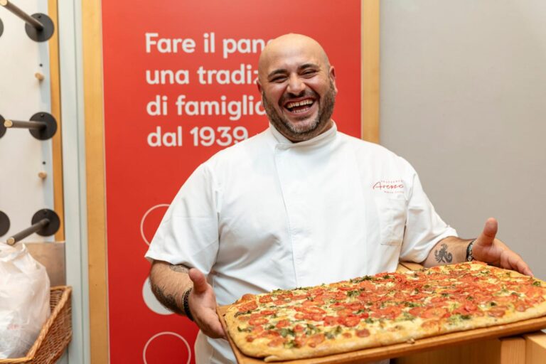 Francesco Arena 50 Top Pizza 2025, il maestro panificatore messinese Arena sforna una delle migliori pizze al taglio d’Italia