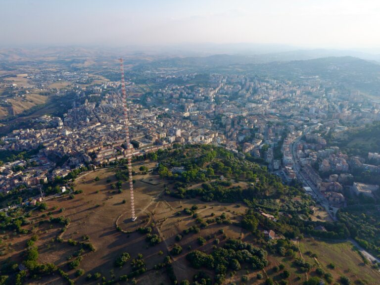 Caltanissetta saluta l’Antenna, simbolo decaduto: la voce dei presenti 5 Immagine WhatsApp 2025 07 23 ore 21.39.11 a6e41388 Caltanissetta saluta l’Antenna, simbolo decaduto: la voce dei presenti