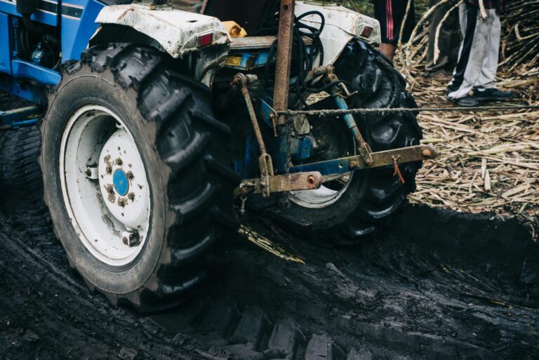 Quindicenne muore travolto da un trattore in un'azienda agricola nel ragusano