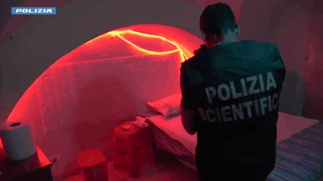 Catania, sequestrata "casa a luci rosse" in centro storico