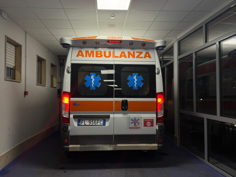 Incidente mortale nell'Ennese: perde la vita un 26enne 5 Ambulanza - Pronto Soccorso