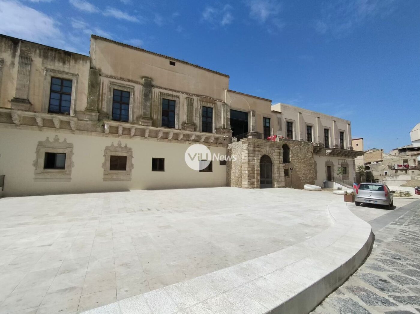 Caltanissetta, Expo dell'Orientamento: a Palazzo Moncada le scuole incontrano studenti e famiglie 2 Caltanissetta. Largo Barile, piazzale restaurato ma abbandonato: l’allarme di Area Civica
