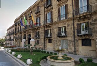 La giunta Schifani approva la legge di stabilità 2026-2028 12 Palazzo Presidenza Regione Siciliana