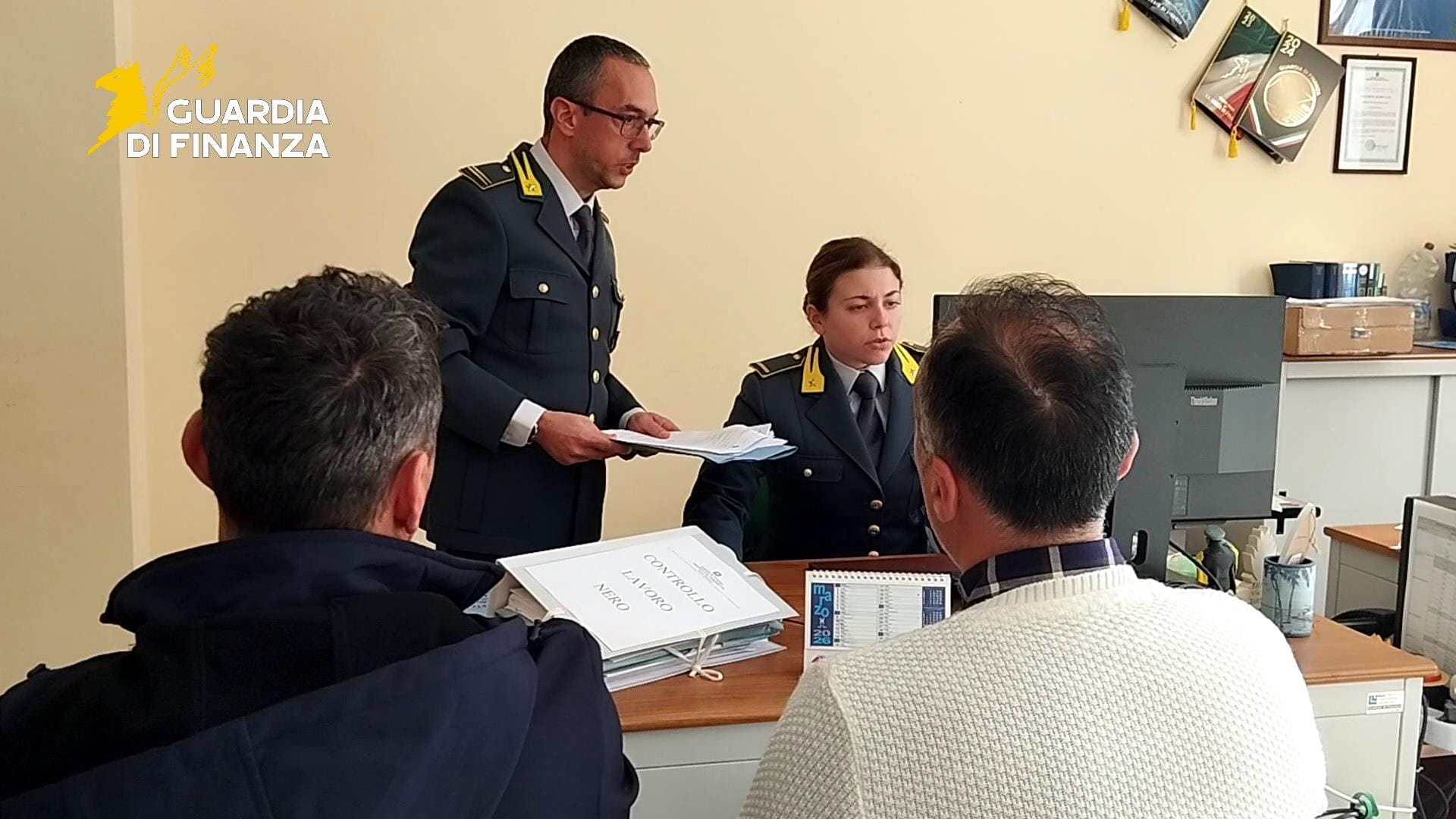 Lavoratori in nero, sicurezza ignorata e stipendi in contanti: controlli della Guardia di Finanza nel Nisseno 8 Lavoratori in nero, sicurezza ignorata e stipendi in contanti: controlli della Guardia di Finanza nel Nisseno
