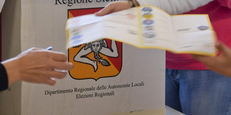 Elezioni amministrative Sicilia 1 Amministrative in Sicilia: urne aperte il 24 e 25 maggio. Ballottaggi il 7 e 8 giugno