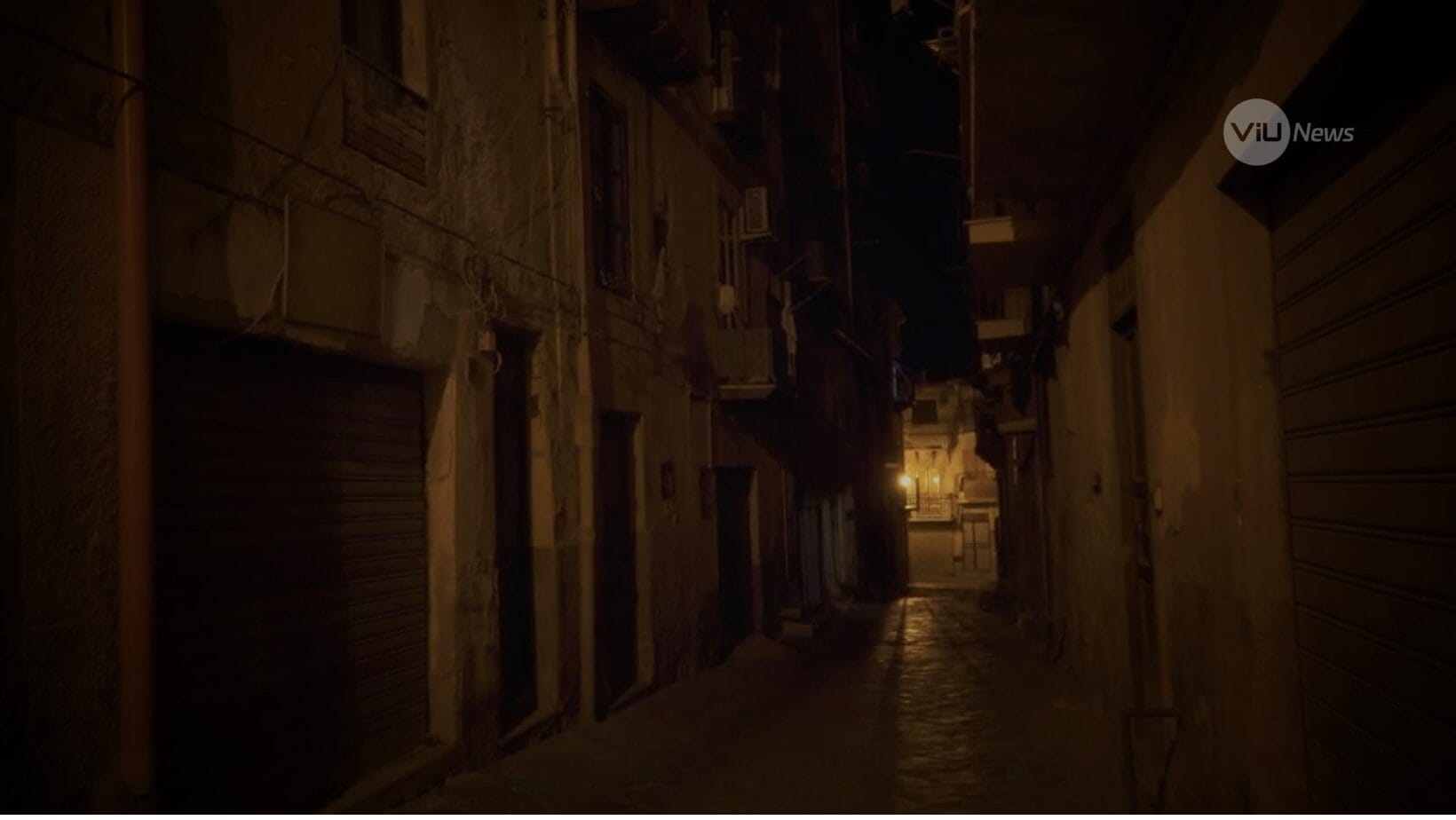 “Mi illumino da me”: a Caltanissetta una passeggiata simbolica per chiedere più sicurezza e illuminazione in centro storico