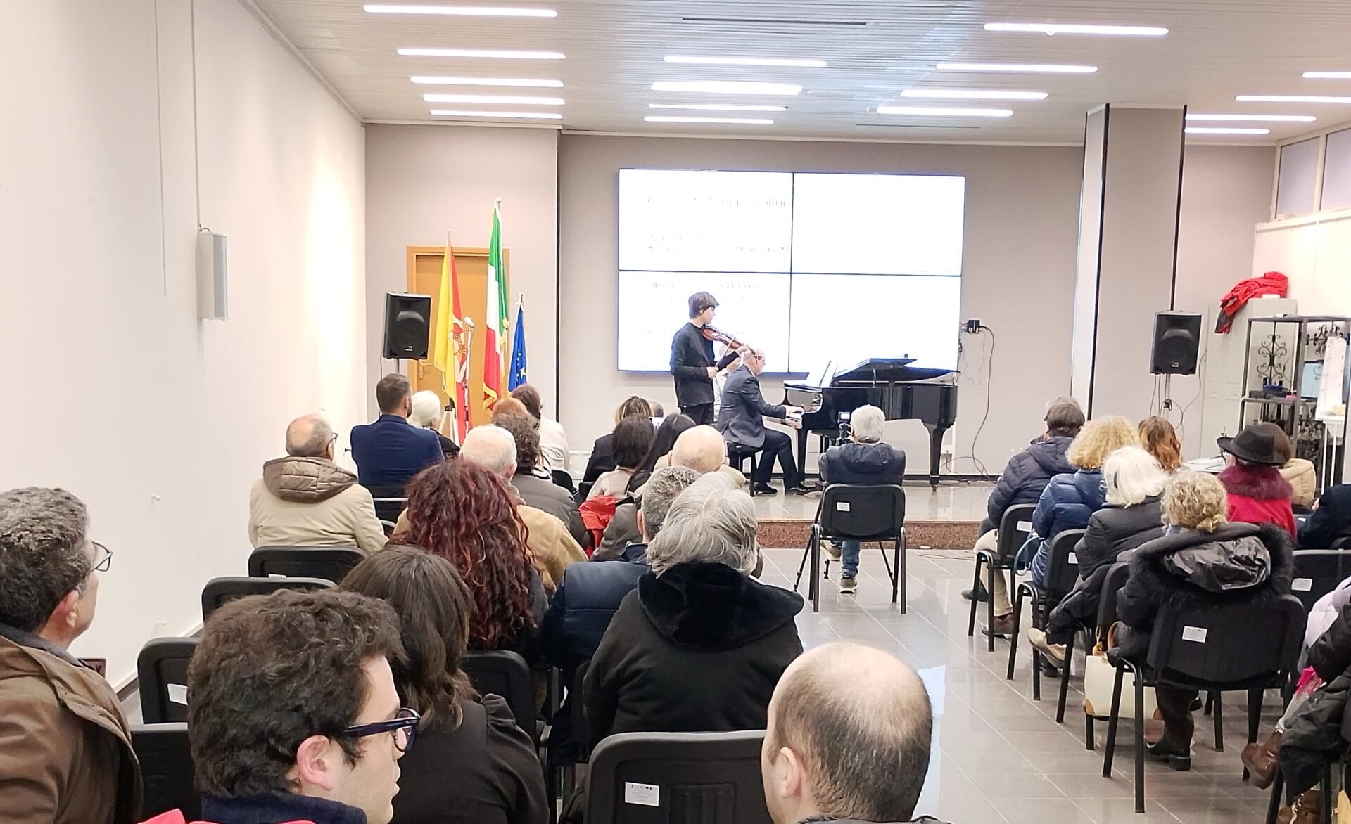 San Cataldo, il violinista Leonardo Enna incanta la sala Borsellino 6 IMG 20260331 192414 San Cataldo, il violinista Leonardo Enna incanta la sala Borsellino