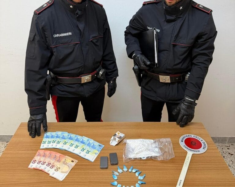 Niscemi. 200 grammi di cocaina in casa: arrestato un 27enne 13 Niscemi 1 Niscemi. 200 grammi di cocaina in casa: arrestato un 27enne