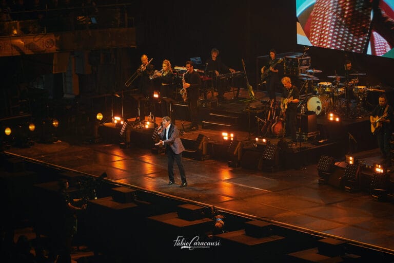 "C'era un ragazzo Tour 2026" Gianni Morandi incanta Firenze: il concerto che attraversa tre generazioni 15 Gianni Morandi "C'era un ragazzo Tour 2026"