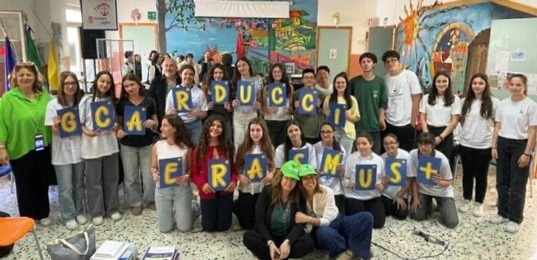Studenti portoghesi in visita a San Cataldo: all'Istituto “Carducci” si chiude la settimana Erasmus 15 Studenti portoghesi in visita a San Cataldo: all'Istituto “Carducci” si chiude la settimana Erasmus