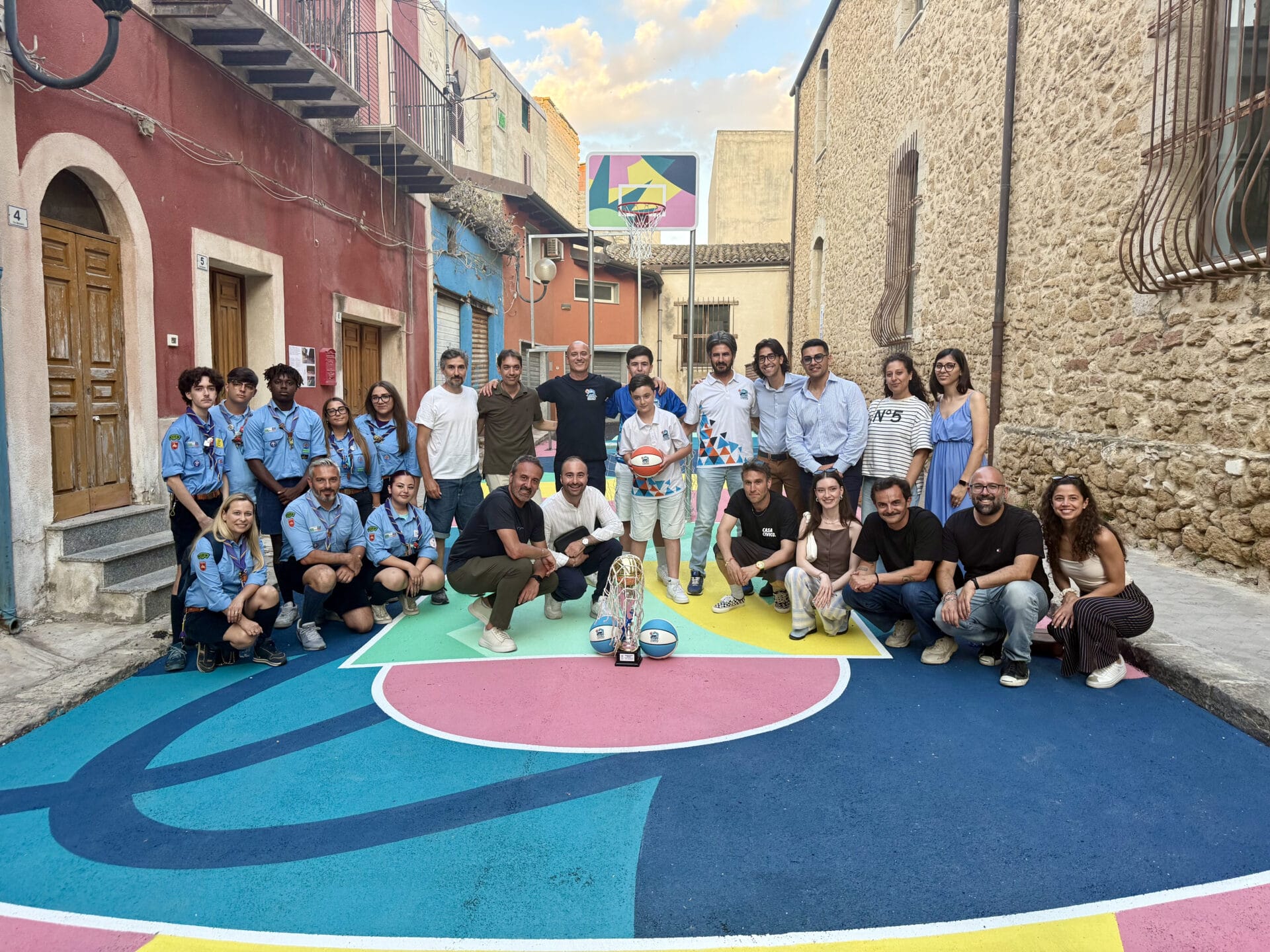Al via la IV edizione del Festival “Uè – Eventi Urbani”: taglio del nastro per il playground di basket con street art d'autore 8 Ue Eventi Urbani Al via la IV edizione del Festival “Uè – Eventi Urbani”: taglio del nastro per il playground di basket con street art d'autore