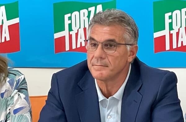 Riccardo Gallo Afflitto deputato dellArs e1784187852170 Inchiesta Cefpas, domiciliari per il deputato Gallo Afflitto: esecuzione sospesa