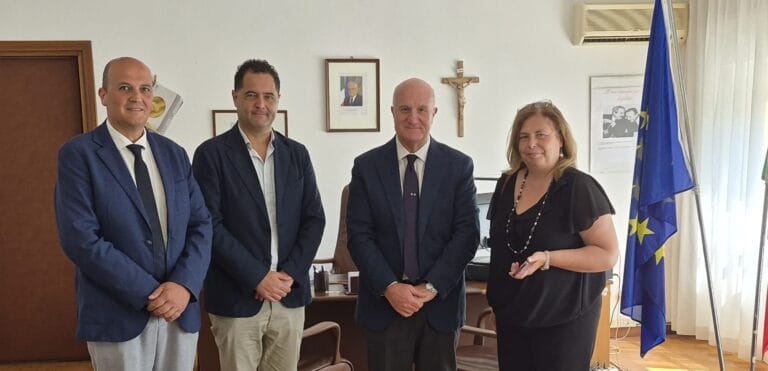 Sanità a Gela, incontro a Palermo: “Servono interventi urgenti per l’ospedale Vittorio Emanuele” 5 WhatsApp Image 2026 07 03 at 10.48.52 1 e1783076196778 Sanità a Gela, incontro a Palermo: “Servono interventi urgenti per l’ospedale Vittorio Emanuele”