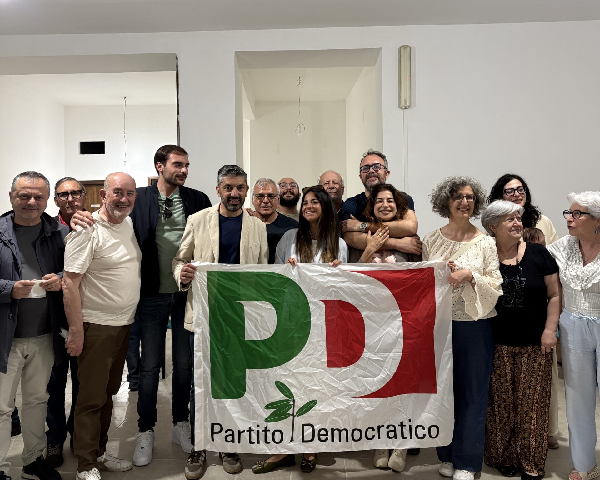 IMG 7533 È "popolare" il titolo dell'iniziativa con cui il PD nisseno inaugura la nuova sede