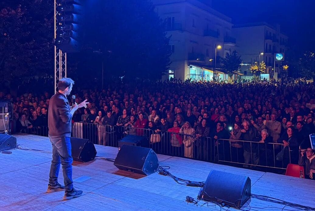 La comicità siciliana conquista San Cataldo: successo per l'appuntamento conclusivo di Intrafest 1 La comicità siciliana conquista San Cataldo: successo per l'appuntamento conclusivo di Intrafest