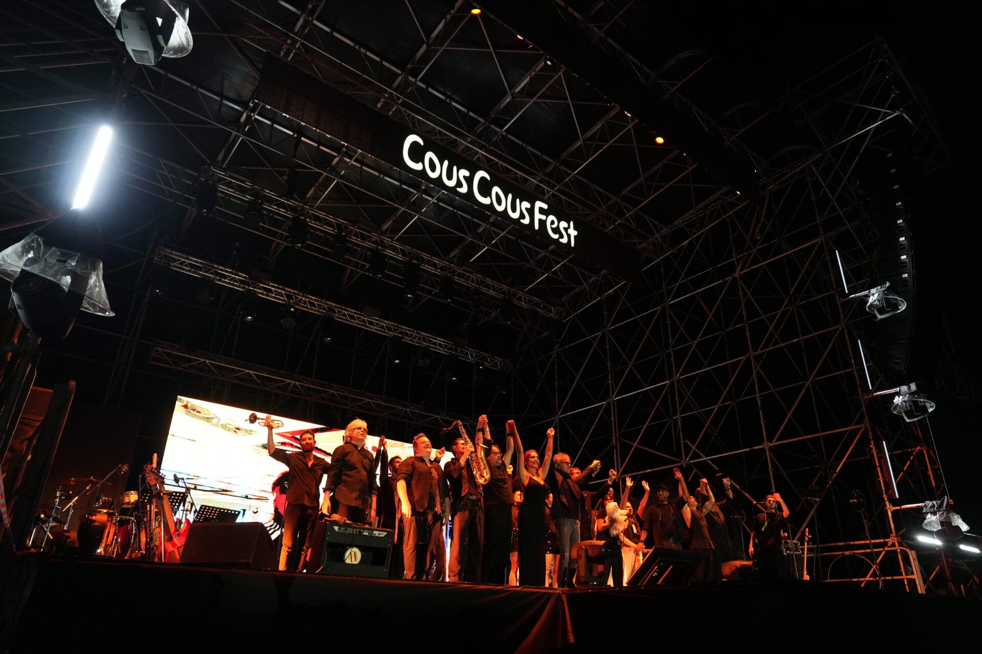 Cous Cous Fest: Il Mare, la musica, il cous cous, la notte di Gaetano Curreri a San Vito Lo Capo 1 DSC05154 Cous Cous Fest: Il Mare, la musica, il cous cous, la notte di Gaetano Curreri a San Vito Lo Capo