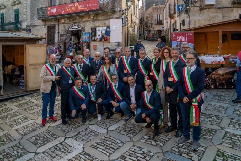 Sutera firma la Carta di Erice: alleanza tra i borghi siciliani contro spopolamento e crisi dei servizi 13 Sutera firma la Carta di Erice: alleanza tra i borghi siciliani contro spopolamento e crisi dei servizi